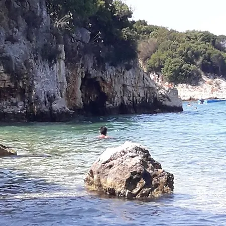 Vila Oscar * Ksamil